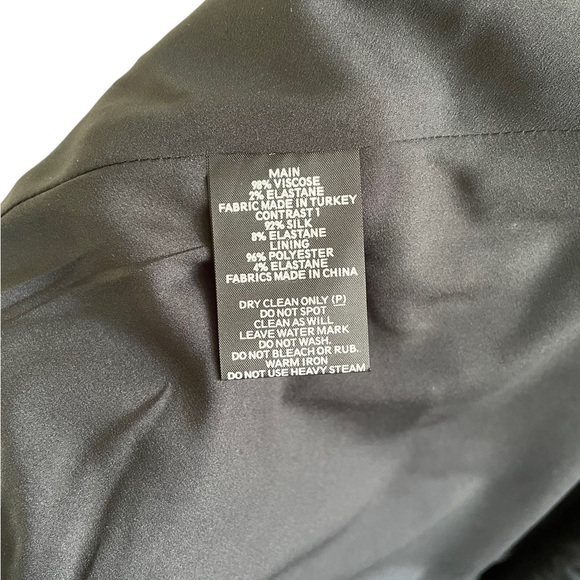 GINGER & SMART Sz8 Stunning multi fabric structured dress with keyhole cut out🏅 - Picture 12 of 12